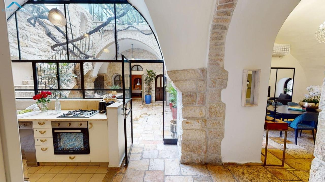 Villa Mamilla - Boutique Suites Єрусалим Екстер'єр фото
